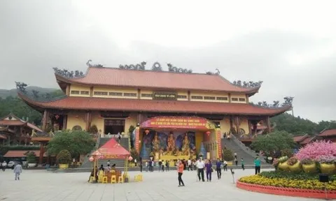 Sáng 26/3, TP Uông Bí họp báo vụ chùa Ba Vàng "thỉnh oan gia trái chủ"