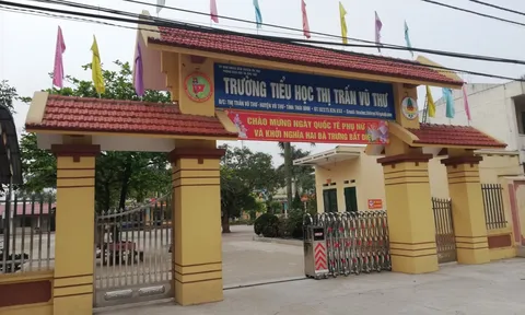 Hàng trăm học sinh nghỉ học sau khi biết 1 trường hợp tử vong do cúm mùa