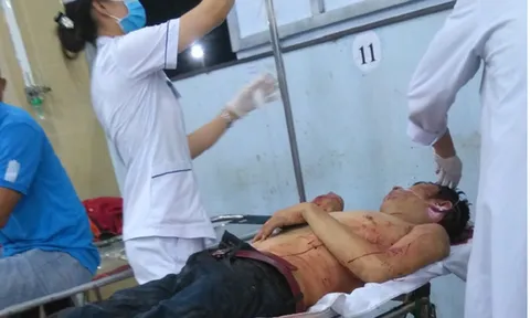 Nam thanh niên bị chém 17 nhát vì chê hàng xóm 'hát như nhạc đám ma'