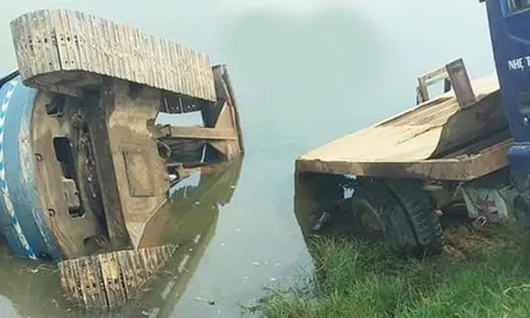 Vụ ô tô tuột dốc đè 3 người: Xe tải hết hạn đăng kiểm 2 năm