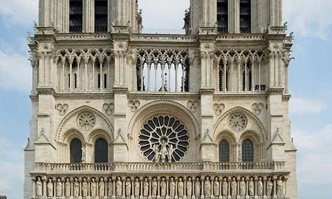 Nhà thờ Đức Bà Paris - dấu ấn lịch sử ấn tượng, biểu tượng văn hóa Pháp