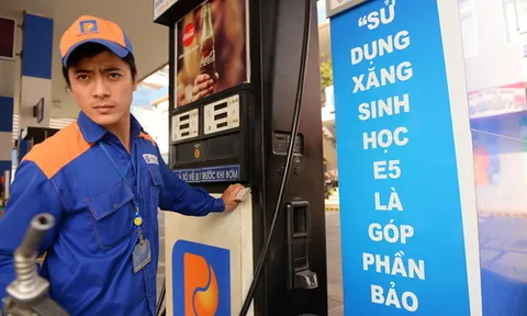 Giá xăng tiếp tục tăng mạnh