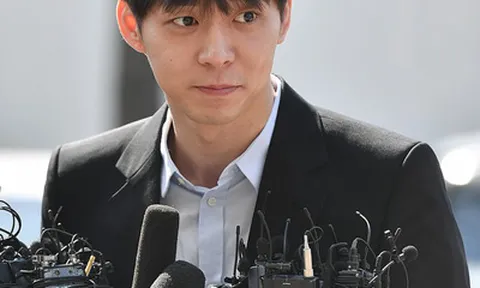 Park Yoo Chun trình diện cảnh sát vì cáo buộc sử dụng ma túy