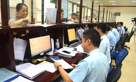 Cục Hải quan Lạng Sơn: Nghi vấn hàng chục gói thầu trúng bằng giá?
