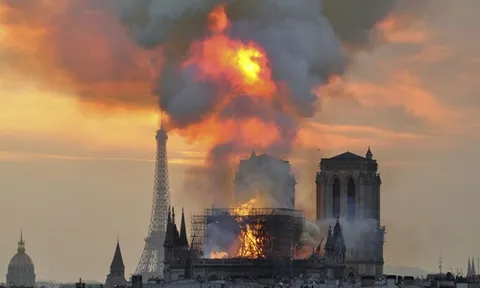 Nguyên nhân gây cháy khủng khiếp ở Nhà thờ Đức Bà Paris?
