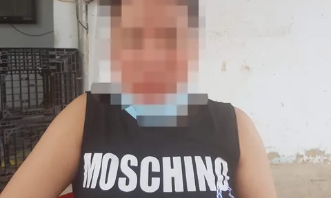 Một công an viên bị tố ép 2 cô gái quan hệ tình dục