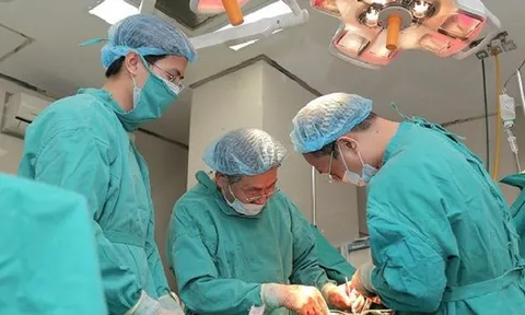 Tự bôi thuốc điều trị tại nhà, nam thanh niên 28 tuổi phải cắt gần cụt 'của quý'