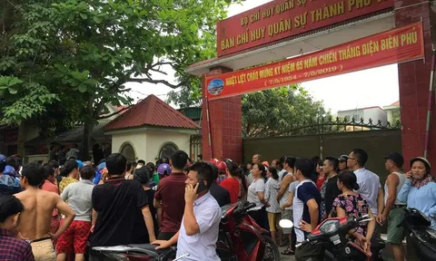 Cháy ở trường mầm non, hàng trăm phụ huynh, học sinh hoảng loạn