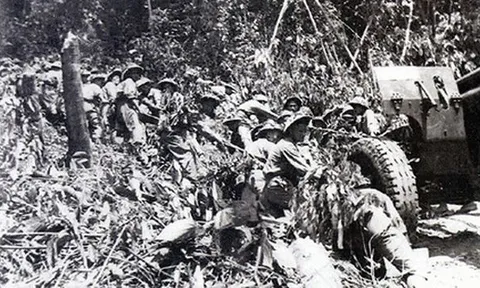 'Còn một khẩu pháo, một viên đạn cũng chiến đấu tới cùng'