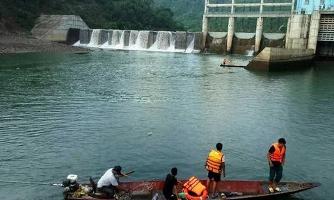 Thủy điện mở cửa xả nước, 1 người đàn ông tử vong
