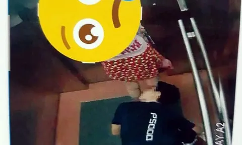 Hé lộ thanh niên quỳ trong thang máy để nhìn xuyên váy phụ nữ