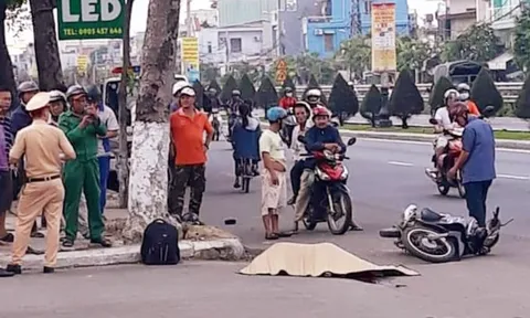 Nam sinh 14 tuổi lái xe tự đâm vào vỉa hè khiến bạn tử vong tại chỗ