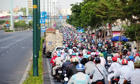 2 tuyến đường tại TP.HCM cho phép xe máy đi vào làn xe ô tô