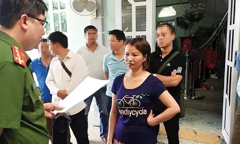 Mối quan hệ giữa mẹ nữ sinh giao gà với kẻ chủ mưu Vì Văn Toán?