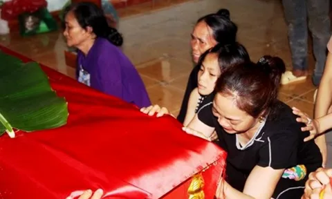 Không khí tang thương vùng quê nghèo nơi 5 học sinh chết đuối thương tâm