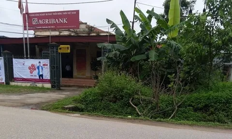 Truy bắt nghi phạm dùng hung khí xông vào ngân hàng cướp hơn 500 triệu