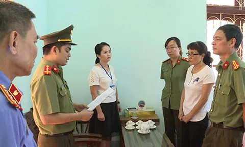 Lật tẩy chiêu thức tinh vi sửa điểm bài thi trắc nghiệm cho 44 thí sinh Sơn La