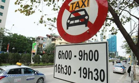 Hà Nội cấm taxi hoạt động giờ cao điểm tại 11 tuyến phố