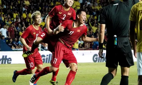 Anh Đức lập công ở phút thứ 94, Việt Nam tiến vào chung kết King's Cup