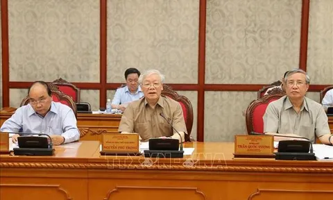 Tổng Bí thư, Chủ tịch nước họp Bộ Chính trị, xem xét công tác nhân sự