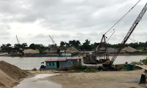 Thái Bình: Hàng loạt bến bãi tập kết VLXD không phép ngang nhiên tồn tại