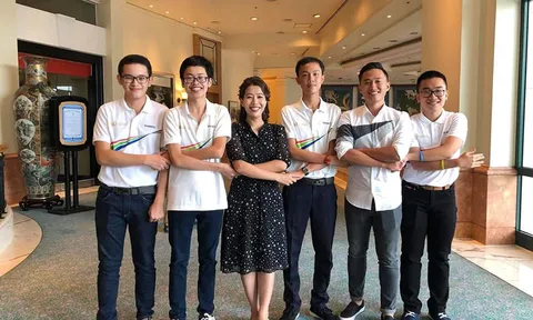 Trước kì thi THPT Quốc gia, nhà vô địch Olympia làm gì?