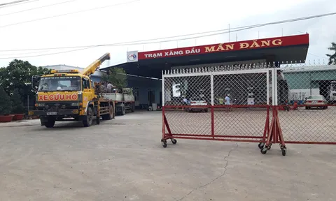 Điều khiển cần cẩu chạm vào dây điện trung thế, tài xế tử vong, phụ xe nguy kịch