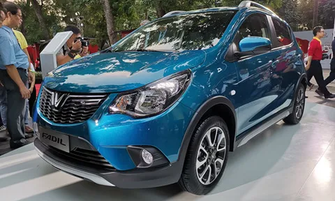 Vừa giao xe cho khách, VinFast đã vội vã 'triệu hồi'?
