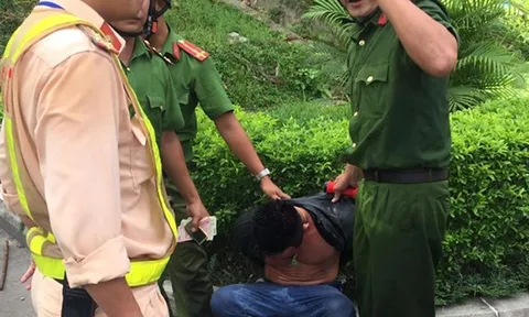 Tài xế nghi ngáo đá đâm hàng loạt ôtô trong hầm Hải Vân