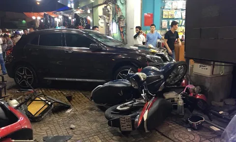Nhân chứng kể lại vụ nữ tài xế Mercedes tông hàng loạt xe máy