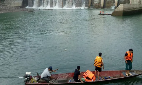 Gia đình nạn nhân lật thuyền ở đập thủy điện được hỗ trợ gần 700 triệu đồng