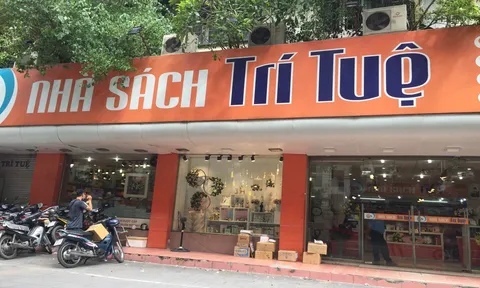Nhà sách Trí Tuệ bán tràn lan các sản phẩm không rõ ràng nguồn gốc, tem nhãn?