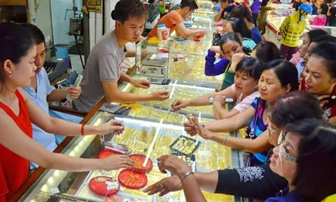 Giá vàng tăng đột ngột, vượt mốc 40 triệu đồng/lượng