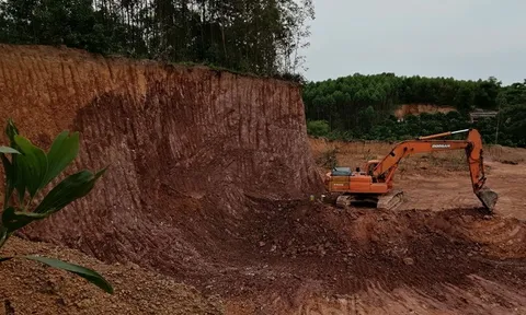 Huyện Tân Yên: Tận thu khoáng sản, phá nát đường dân sinh
