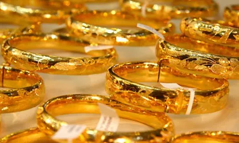 Giá vàng hôm nay 24/7, USD tăng dữ dội, vàng trụ trên đỉnh cao