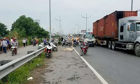 Nam thanh niên truy đuổi đâm chết cô gái rồi vào nhà tổ trưởng dân phố đầu thú