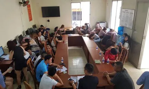 TP HCM: Đột kích vũ trường bắt giữ Việt kiều Mỹ chuyên bán ma tuý cho khách