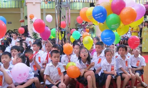 Bộ trưởng Bộ Tài nguyên và Môi trường gửi thư khen nữ sinh đề xuất 'không thả bóng bay' khai trường
