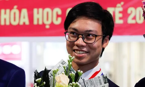 'Bí mật' của chàng trai Vàng đầu tiên đạt điểm tuyệt đối Olympic Hóa học quốc tế