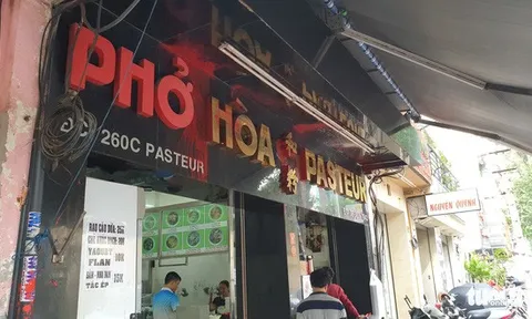 TP HCM: Phở Hòa Pasteur liên tục bị tạt sơn, mắm tôm