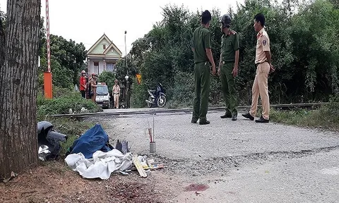 Đeo tai nghe chơi diện thoại bên đường sắt, nam sinh tử vong thương tâm