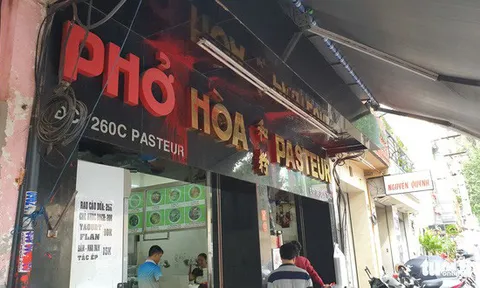 Bắt giữ 5 người tham gia tạt chất bẩn, bỏ gián chết 'khủng bố' quán phở Hòa