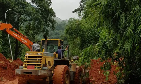 Đèo Bảo Lộc sạt lở hàng chục điểm, đường lên Đà Lạt tê liệt