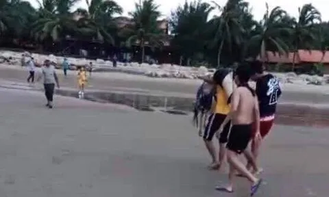 Tìm thấy 2 thi thể mất tích trên biển trong vụ đuối nước tập thể ở Bình Thuận