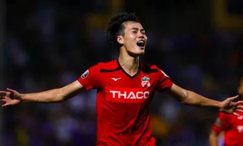 Văn Toàn: 'Tôi sẽ cố gắng ghi bàn vào lưới Thái Lan'