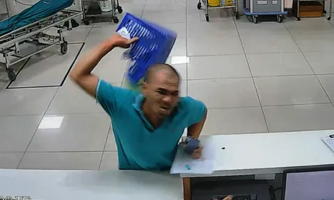 Nam bệnh nhân 'hổ báo' lao vào đánh điều dưỡng, đập phá bệnh viện
