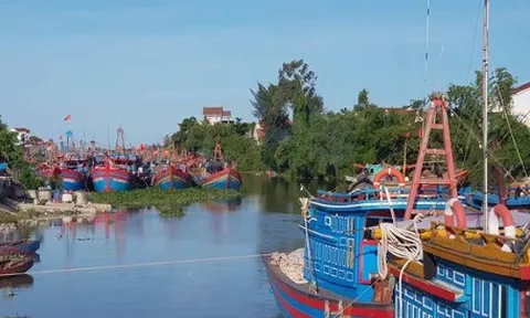 Ứng phó bão số 4: Nghệ An cấm biển, sẵn sàng phương án di dời 26 nghìn người dân