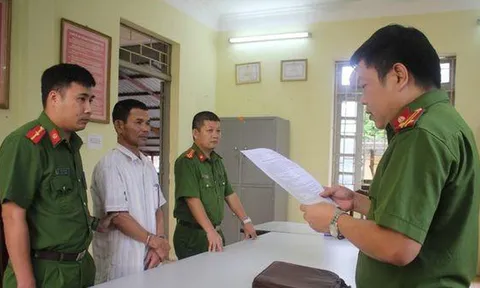 Khởi tố kẻ chủ mưu vụ tạt axit nữ phụ bếp ở Hòa Bình