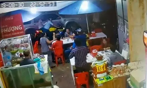 Trích xuất camera vụ Xã đội trưởng đập xe của Bộ Công an tại quán ăn