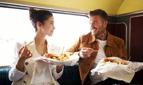 Angela Baby vui vẻ khi được David Beckham mời món ăn đặc biệt